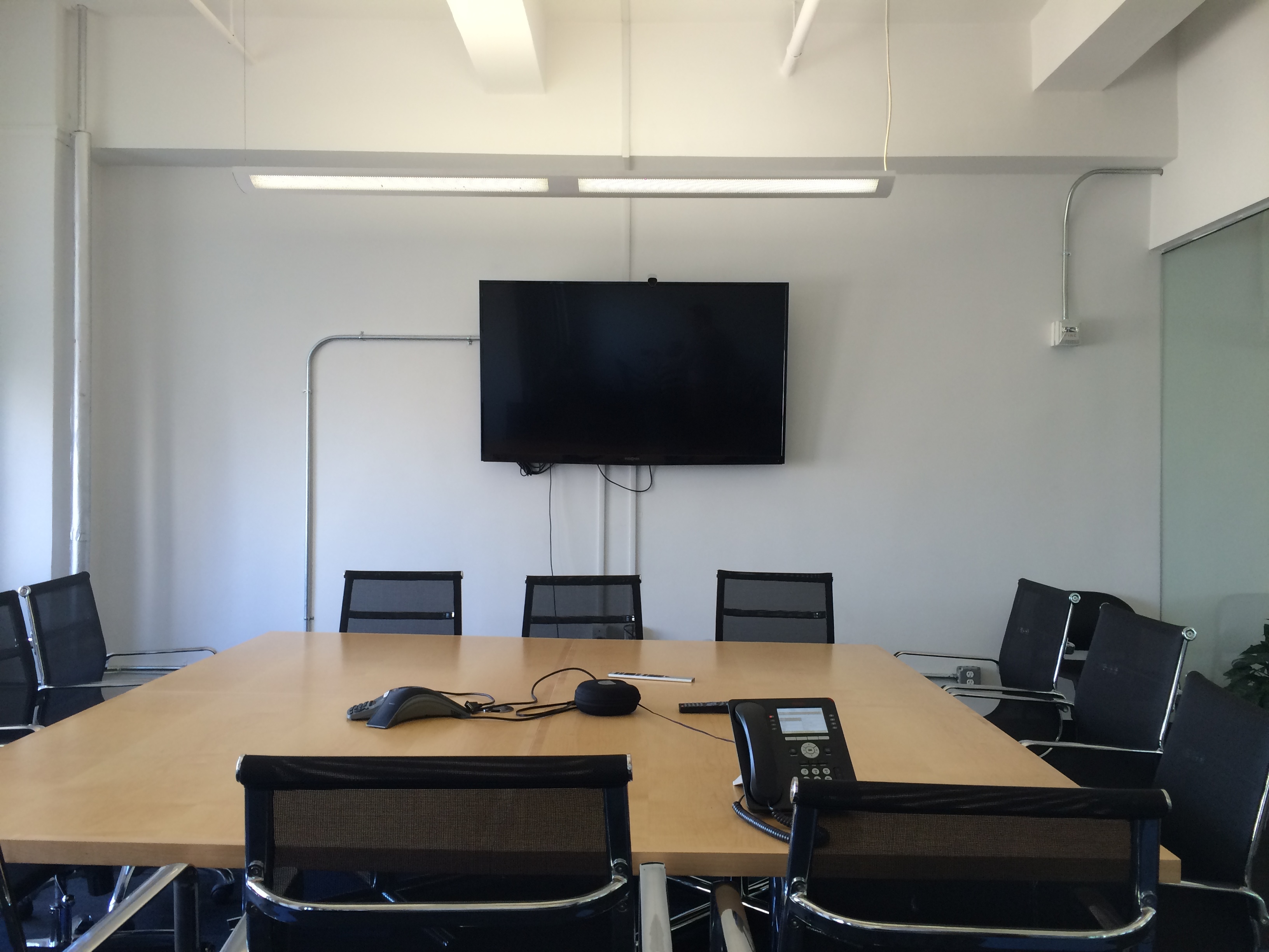 meeting room 12 people