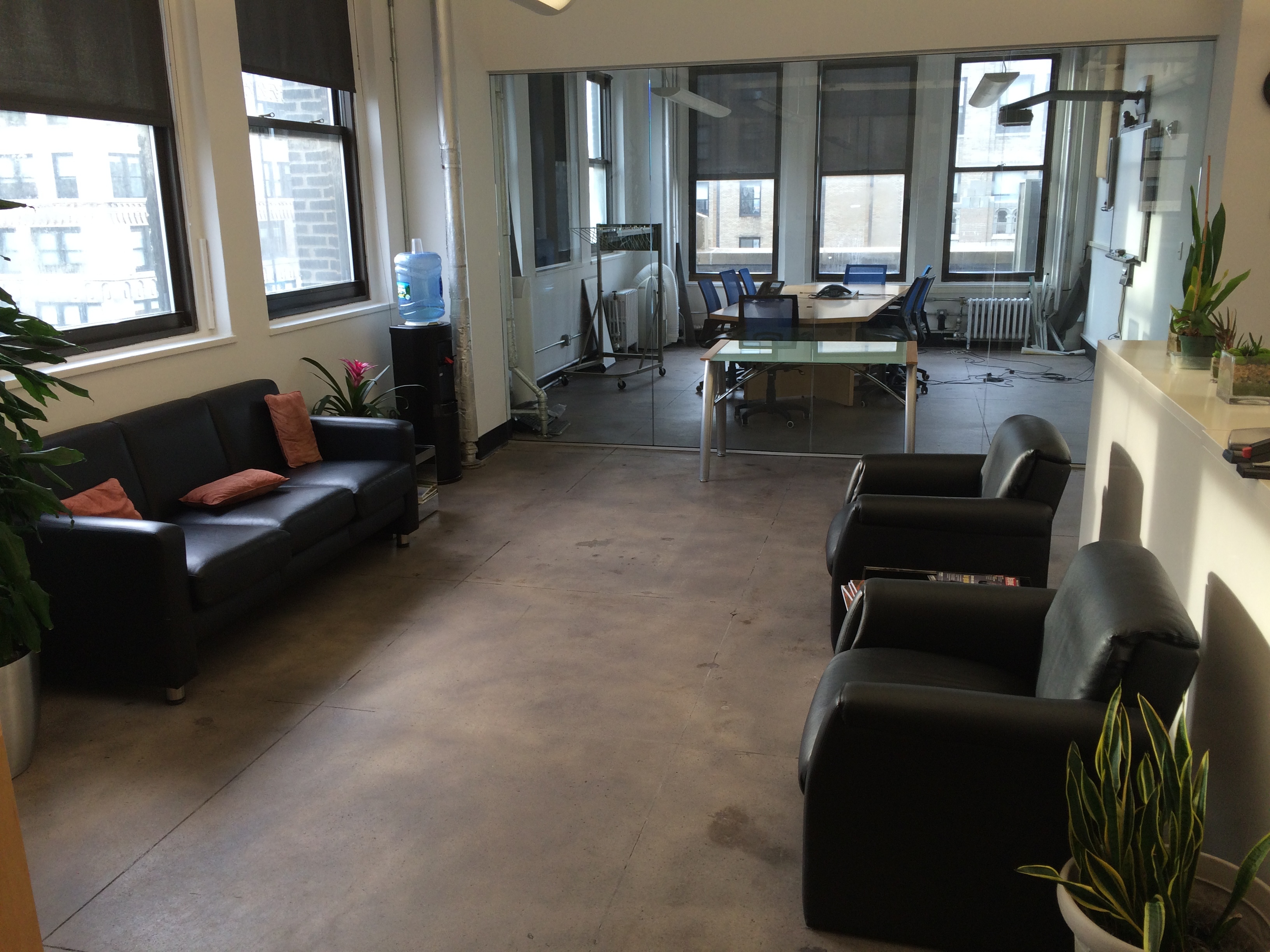 meeting room 12 people