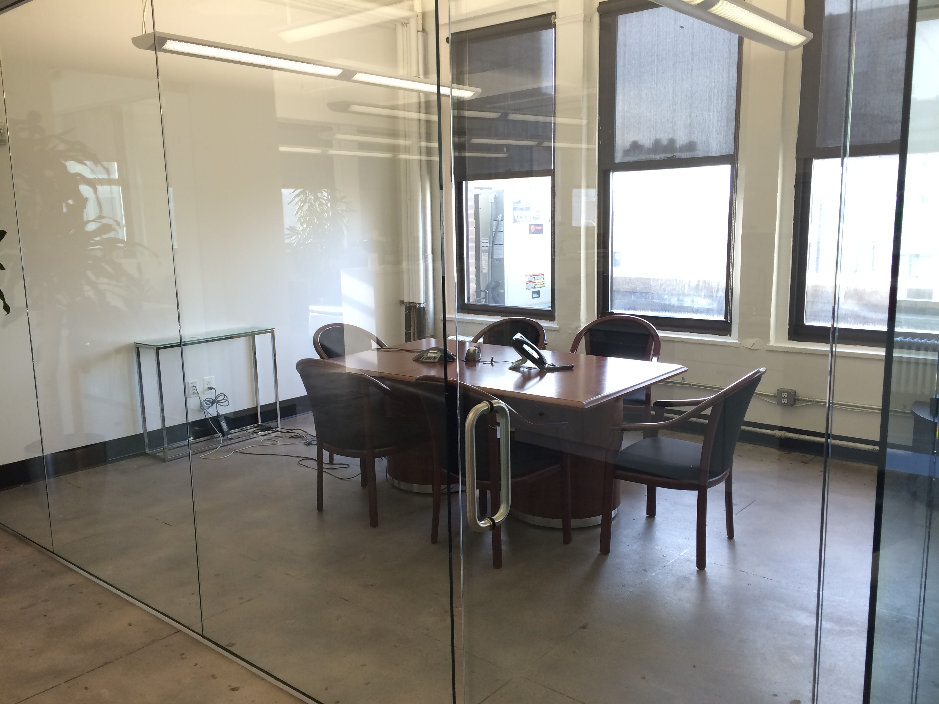 meeting room - 6 people