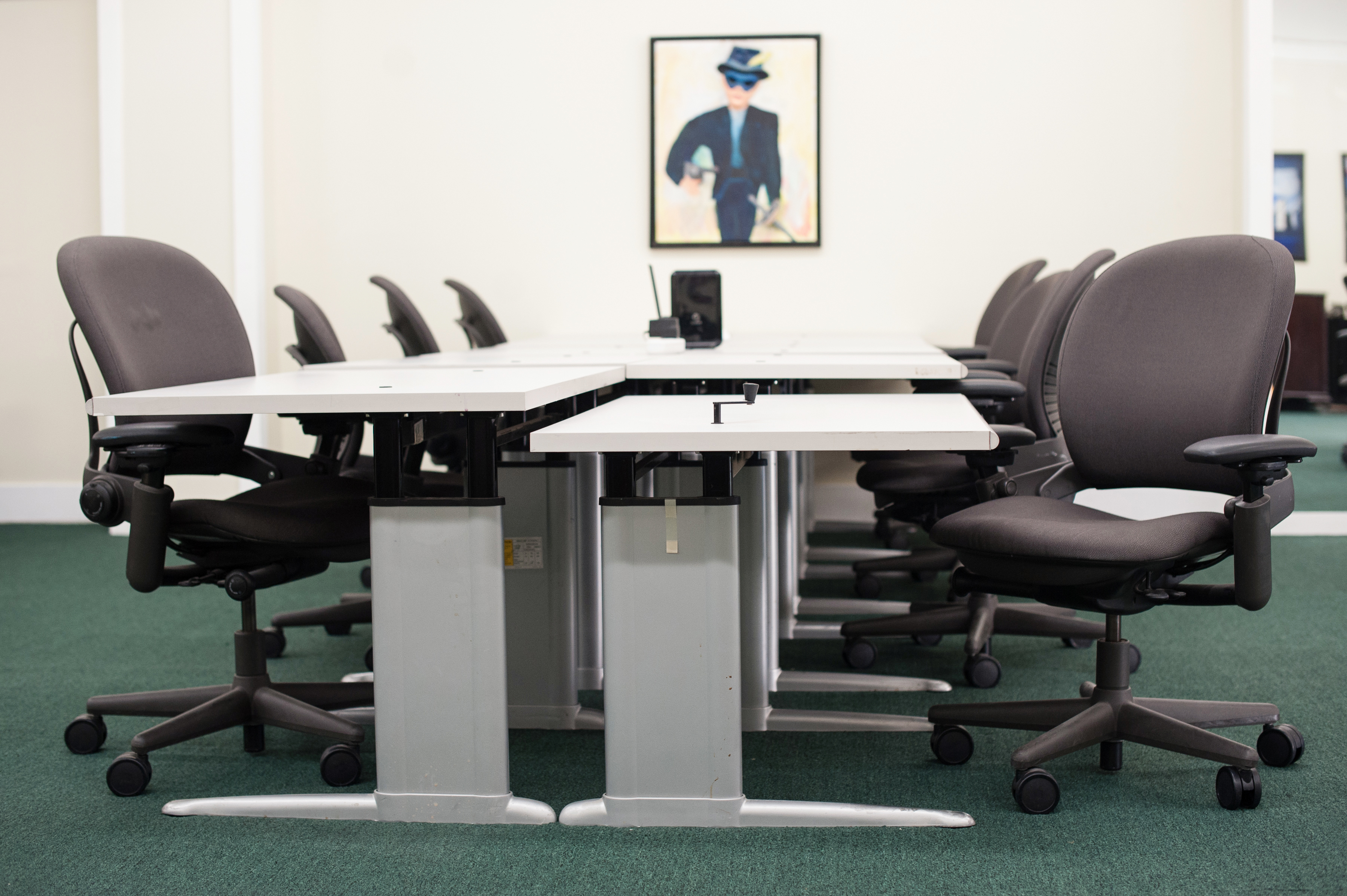 Shared and individual desks Shared and individual desks