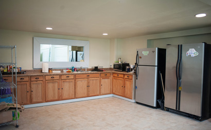 Shared and individual desks Shared and individual desks