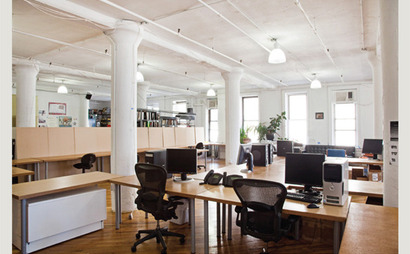 Fixed desks Fixed desks