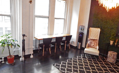 Hot desk / Dedicated desk Hot desk / Dedicated desk