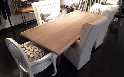 Hot desk / Dedicated desk Hot desk / Dedicated desk