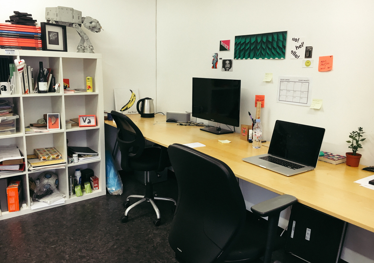 Creative Desk Space 5min away from Broadway Market Creative Desk Space 5min away from Broadway Market