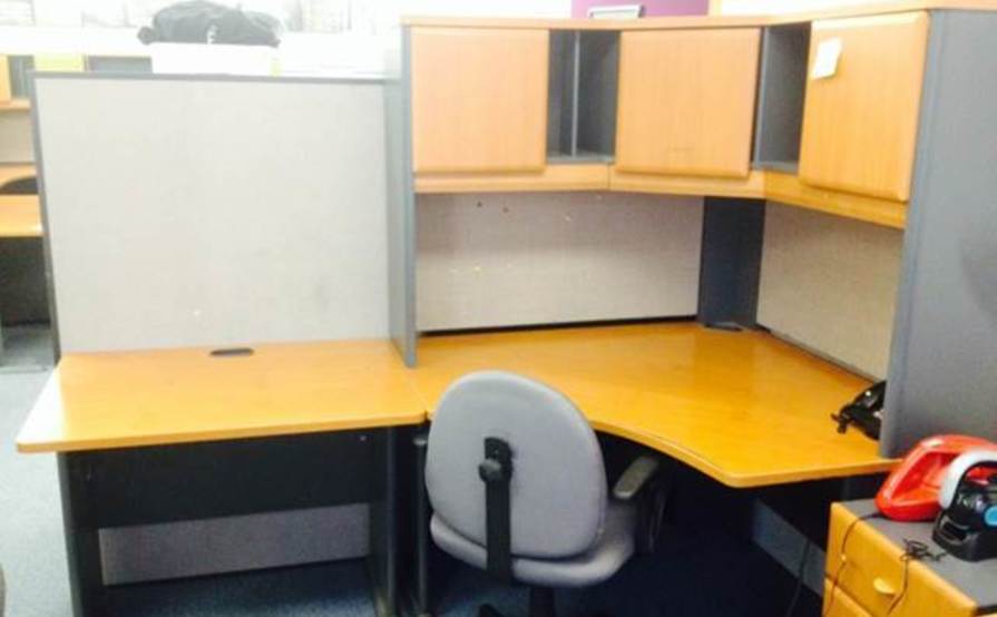 Corner Desk Unit With Ample Overhead Storage