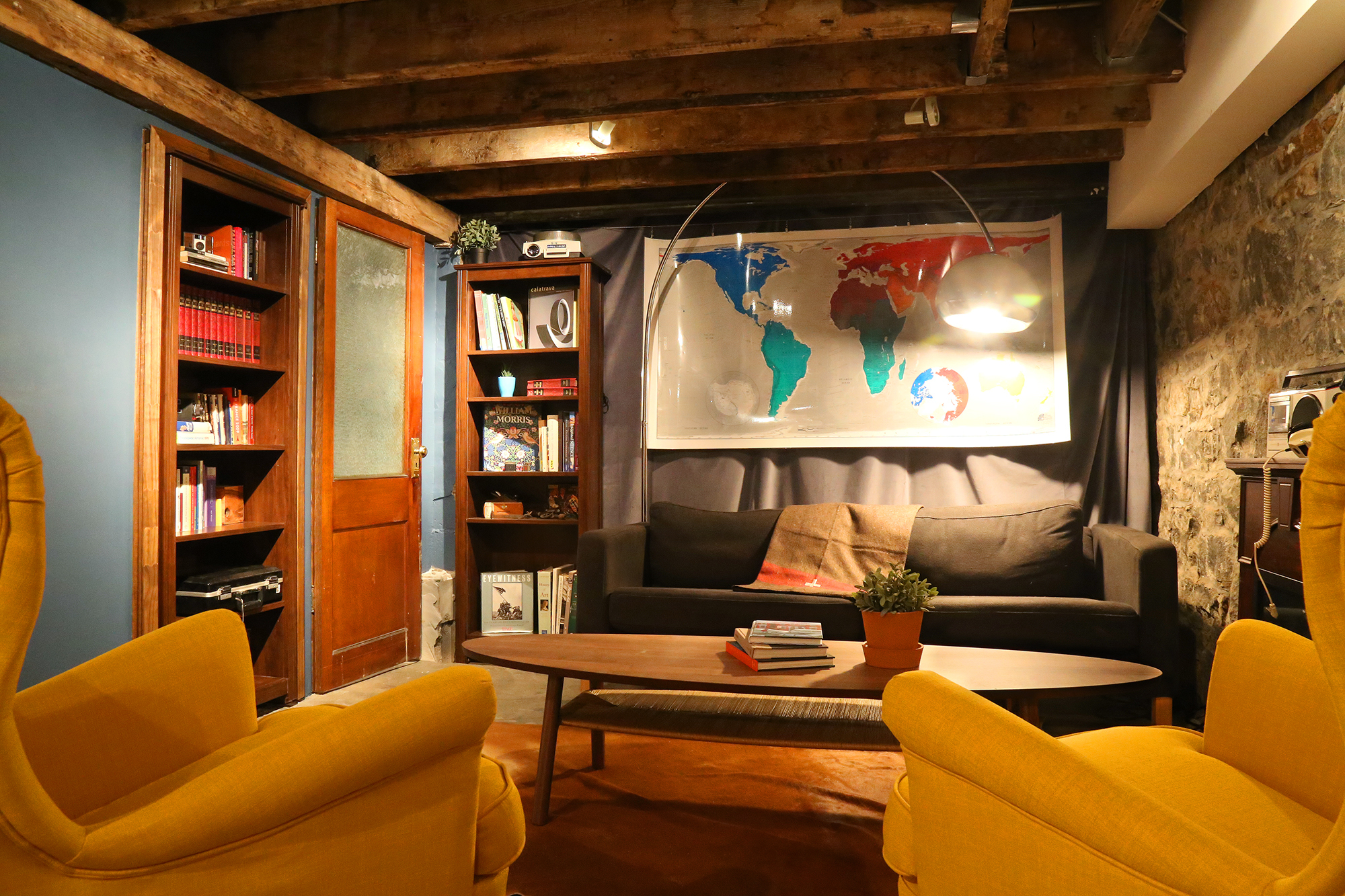 Communal workspace open 7 days a week in Williamsburg, Brooklyn Communal workspace open 7 days a week in Williamsburg, Brooklyn