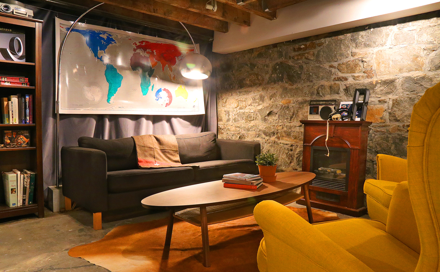 Communal workspace open 7 days a week in Williamsburg, Brooklyn Communal workspace open 7 days a week in Williamsburg, Brooklyn