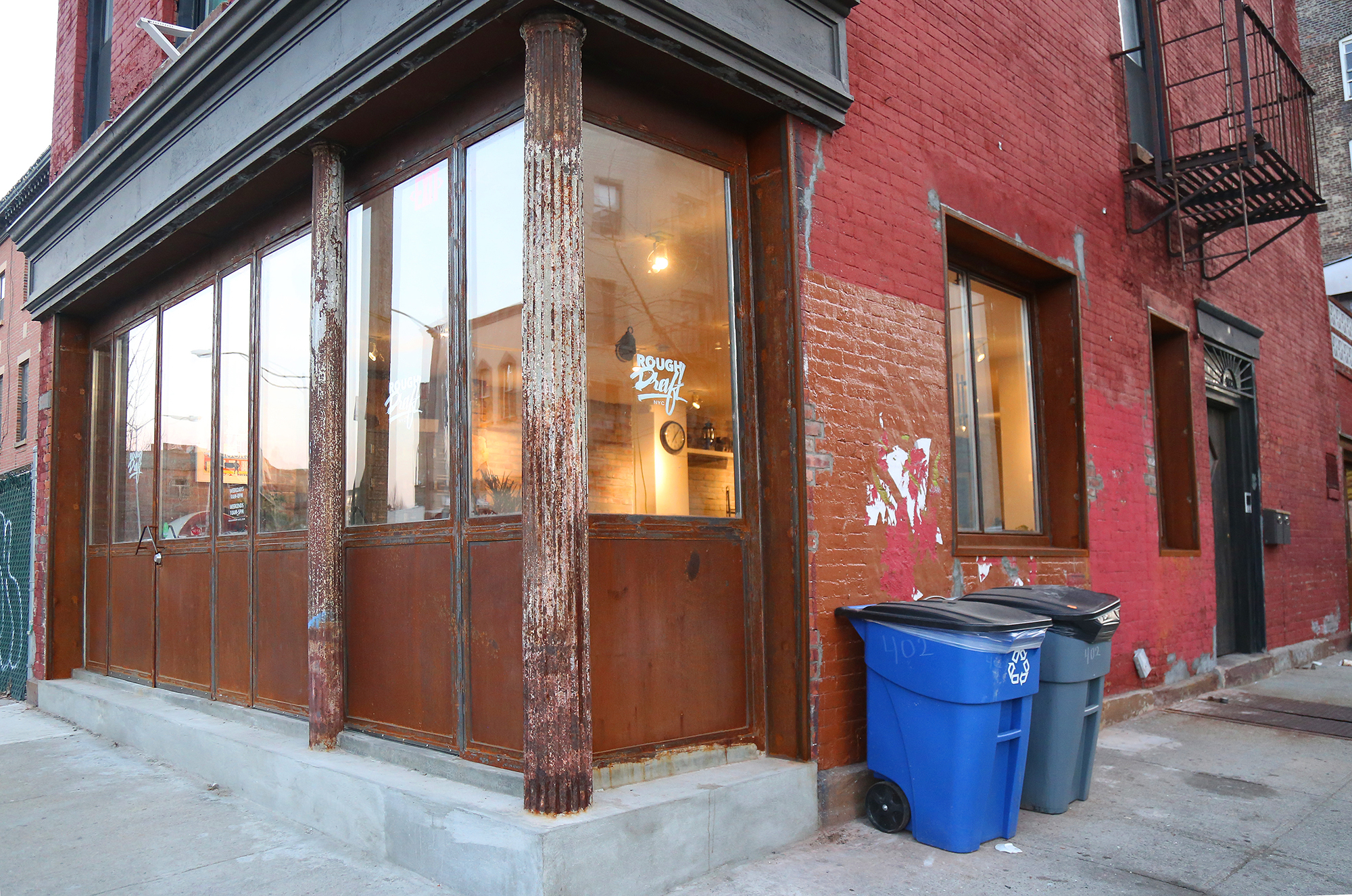 Communal workspace open 7 days a week in Williamsburg, Brooklyn Communal workspace open 7 days a week in Williamsburg, Brooklyn