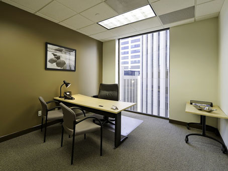 Luxurious Office Space | Desks Near Me