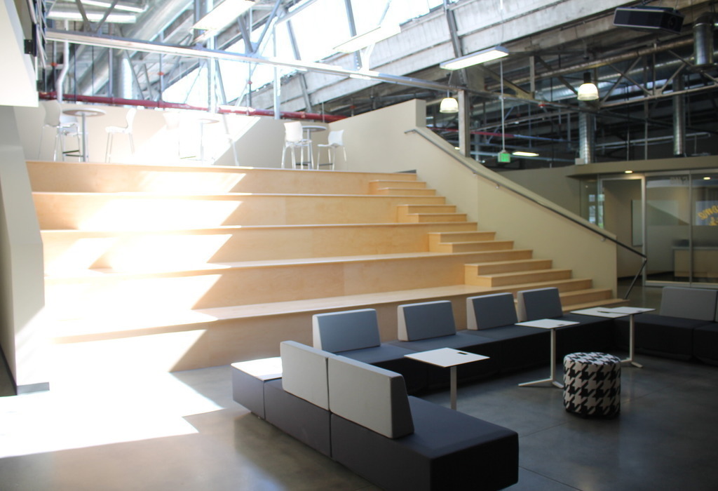 Six available workspaces in modern start-up office space with tons of amenities!