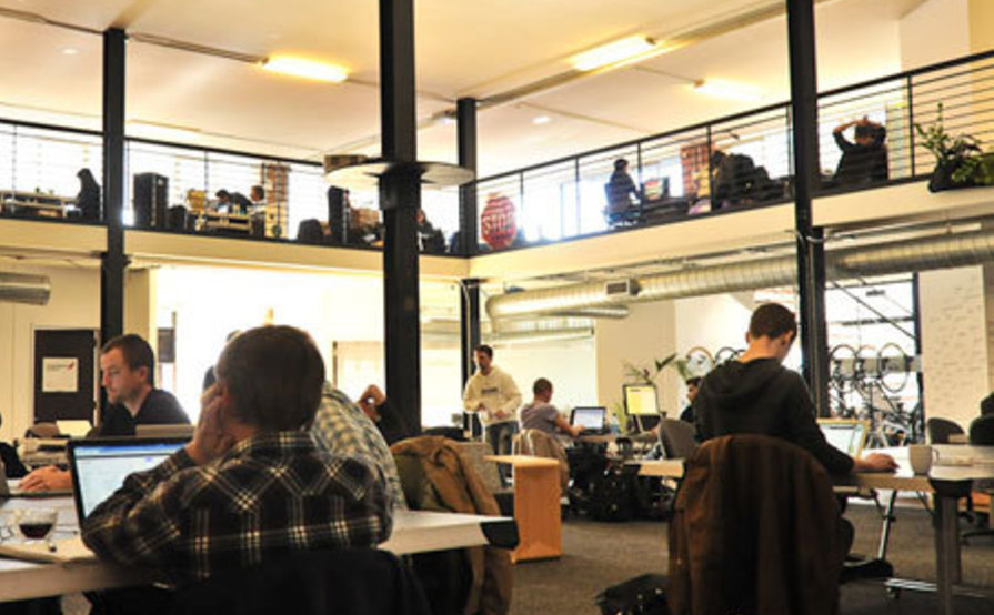 PARISOMA Dedicated Desks PARISOMA Dedicated Desks