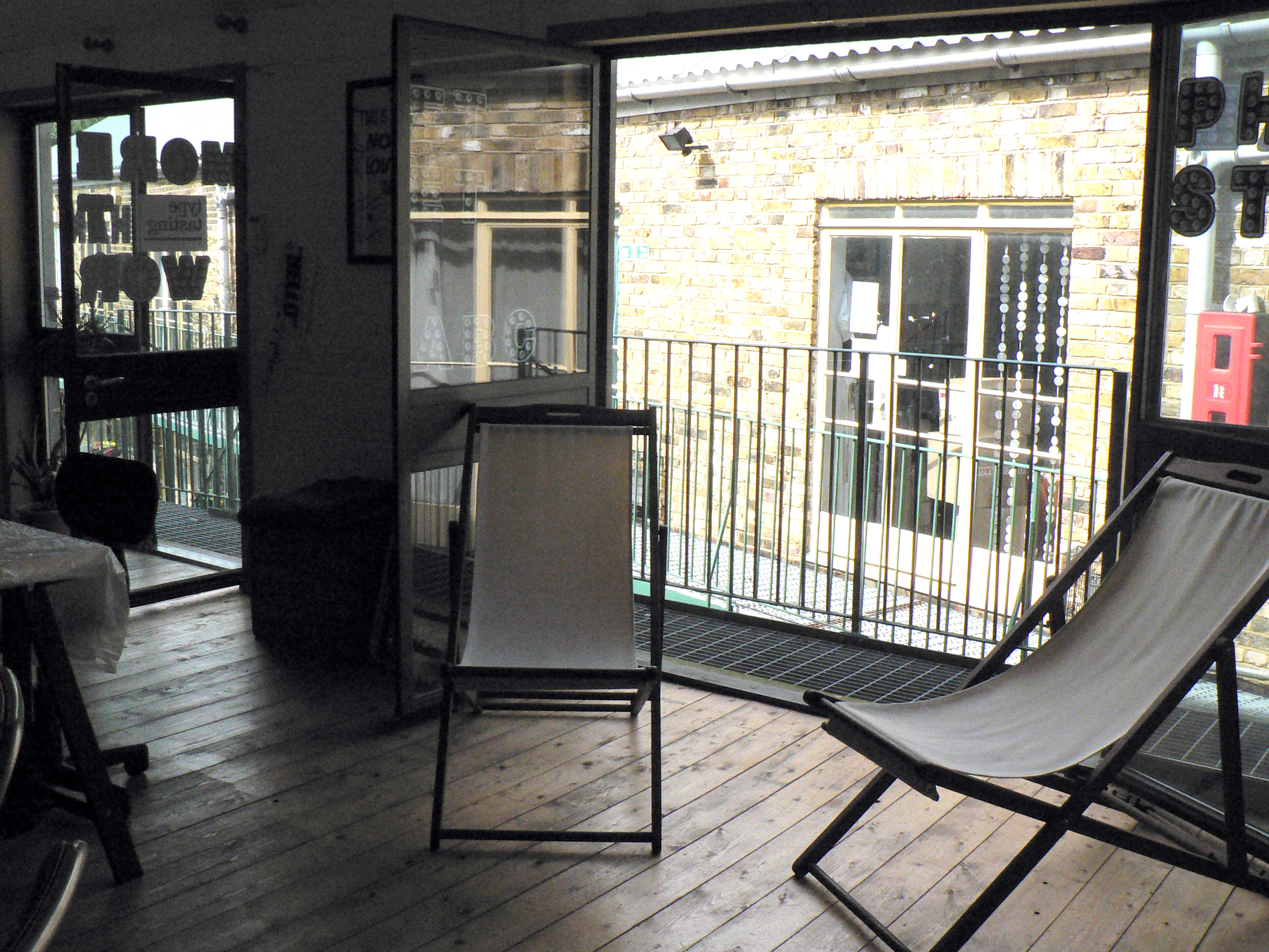 Flexible desk space in bright, friendly N16 studio, £22 per day 9th day free. Flexible desk space in bright, friendly N16 studio, £22 per day 9th day free.