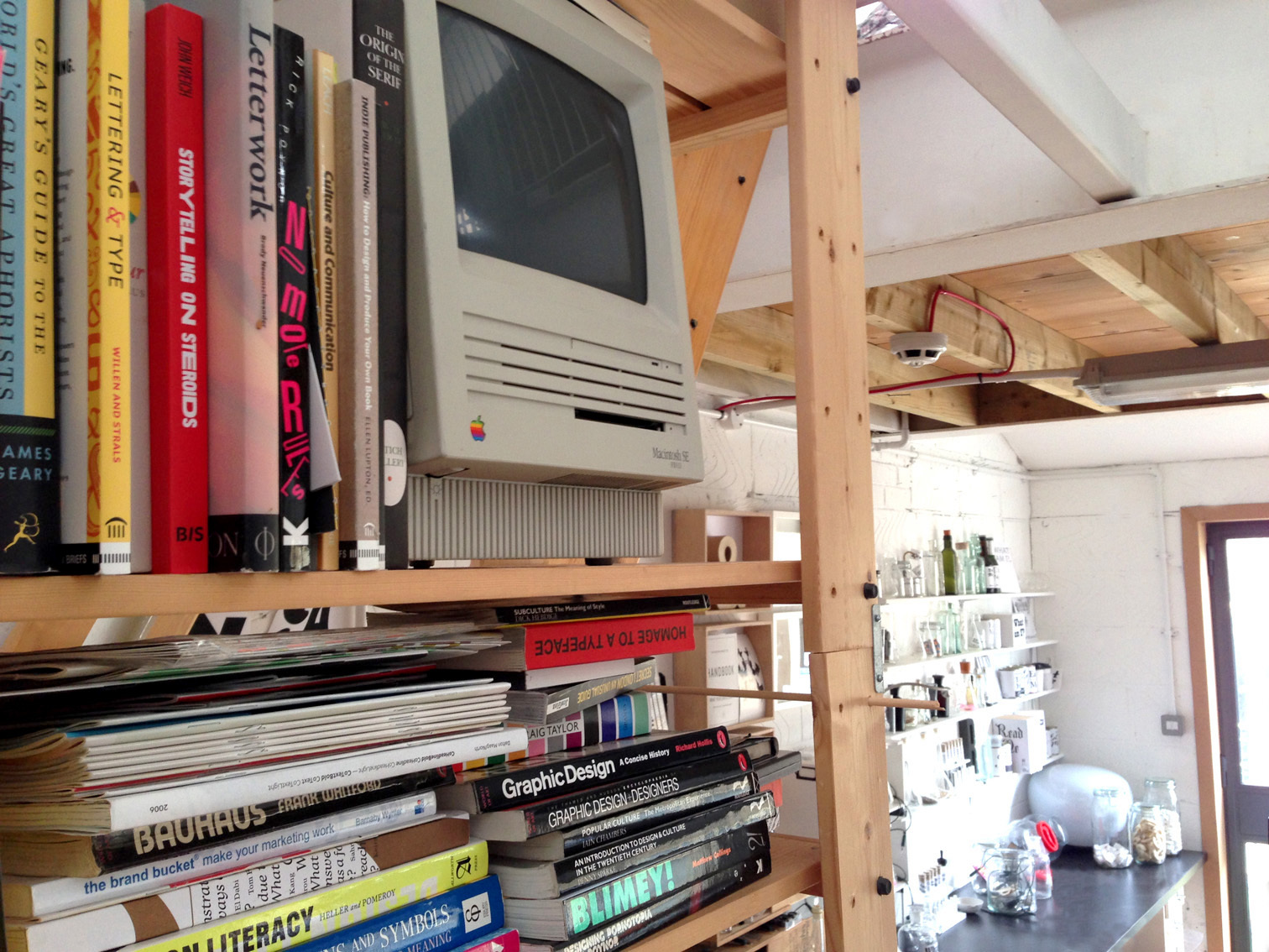 Flexible desk space in bright, friendly N16 studio, £22 per day 9th day free. Flexible desk space in bright, friendly N16 studio, £22 per day 9th day free.