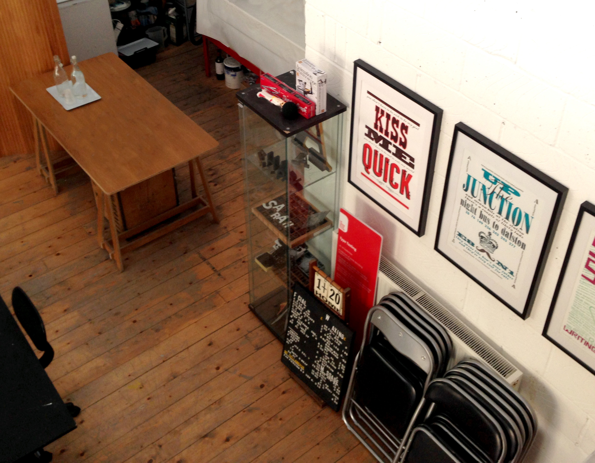 Flexible desk space in bright, friendly N16 studio, £22 per day 9th day free. Flexible desk space in bright, friendly N16 studio, £22 per day 9th day free.