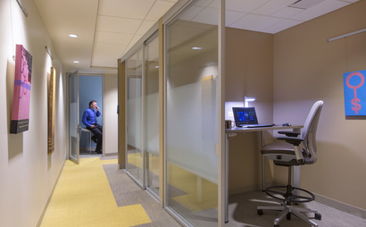 Meetup room for up to 4 Meetup room for up to 4