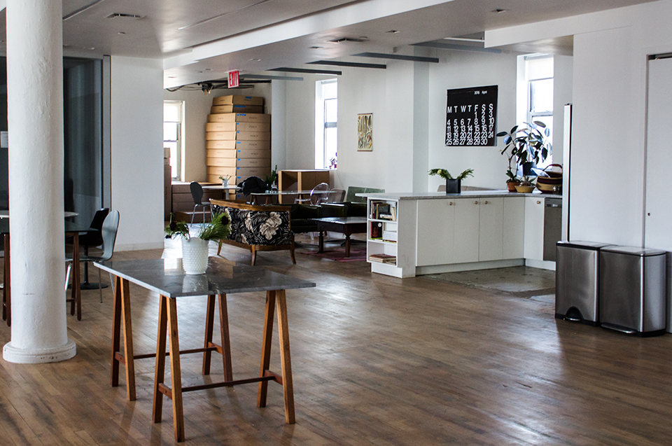 Individual desks in a spacious and bright communal loft Individual desks in a spacious and bright communal loft