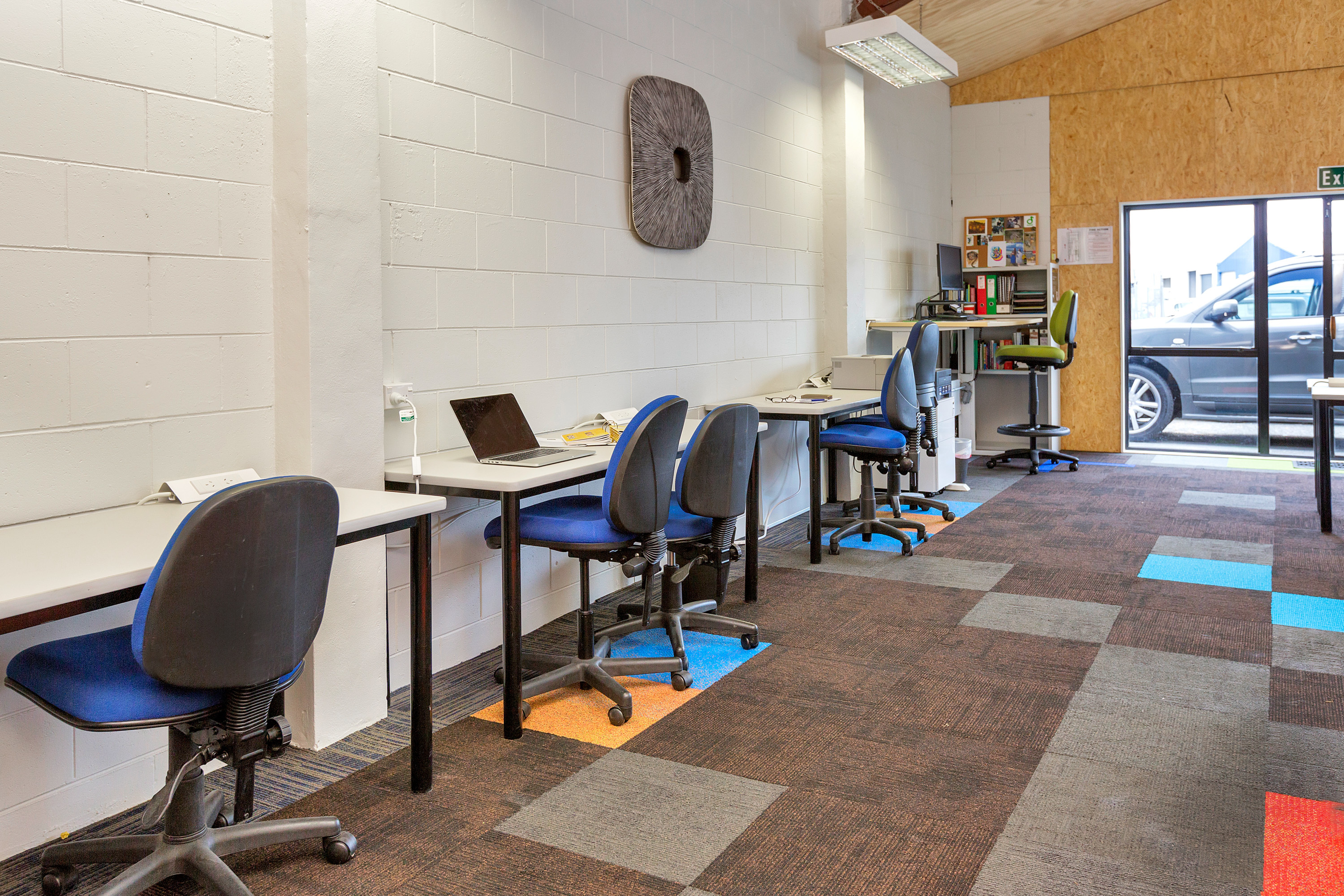 Workspace Desks Near Me