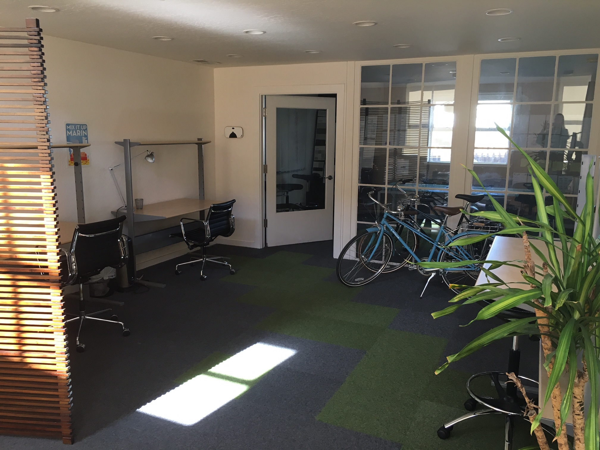 Desks available for rent in beautiful creative studio space 