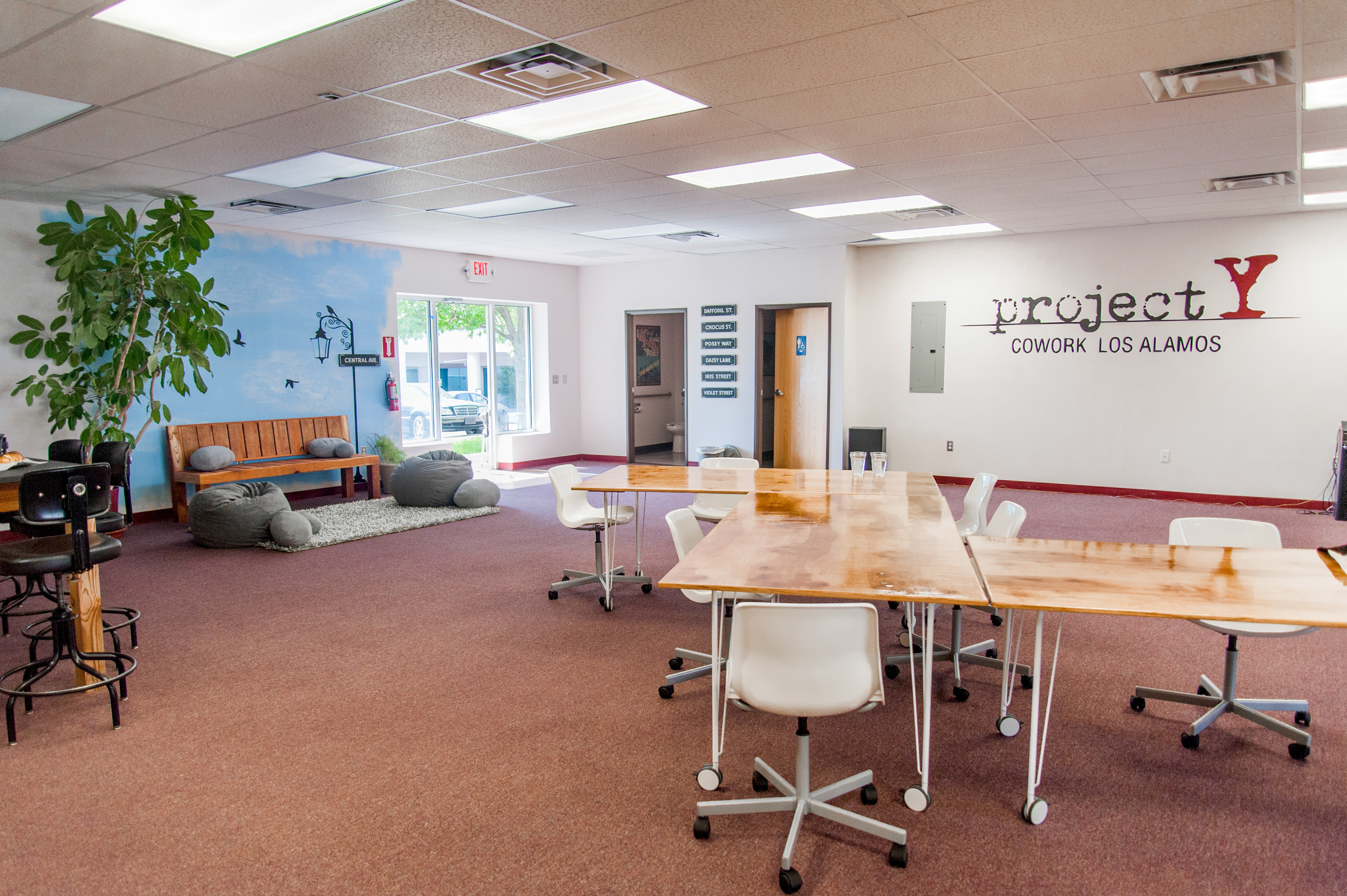 Open Desks in Coworking Space