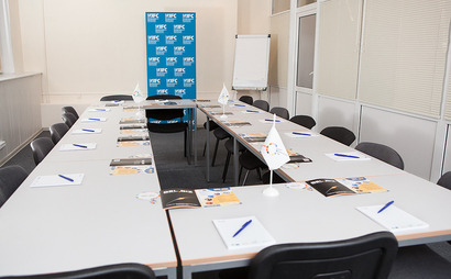 Co-working zone, fixed places, Meeting rooms Co-working zone, fixed places, Meeting rooms