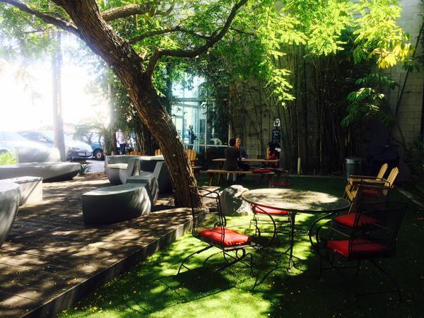 1-person Coworking Space 1-person Coworking Space