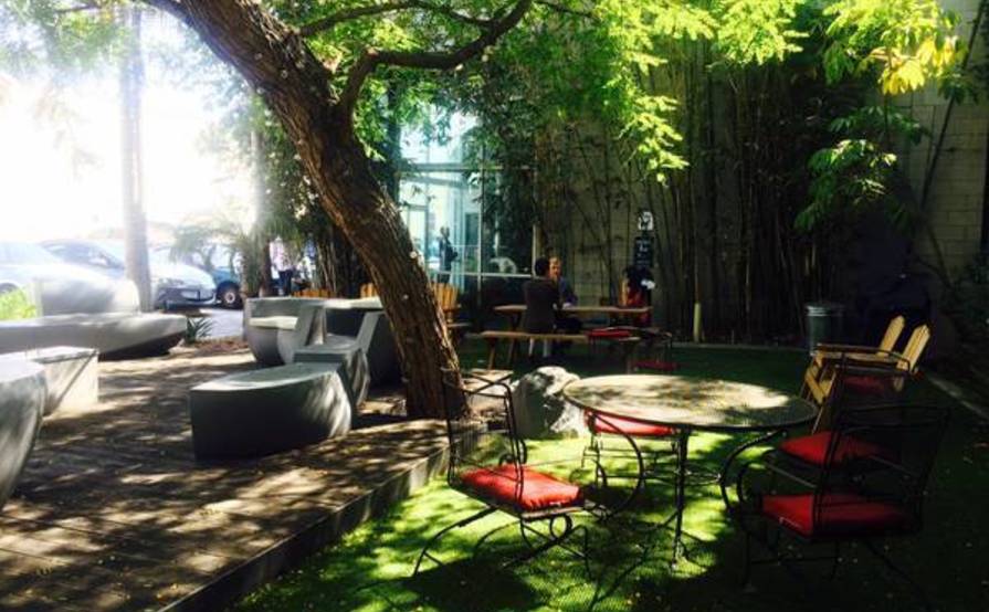 1-person Coworking Space 1-person Coworking Space