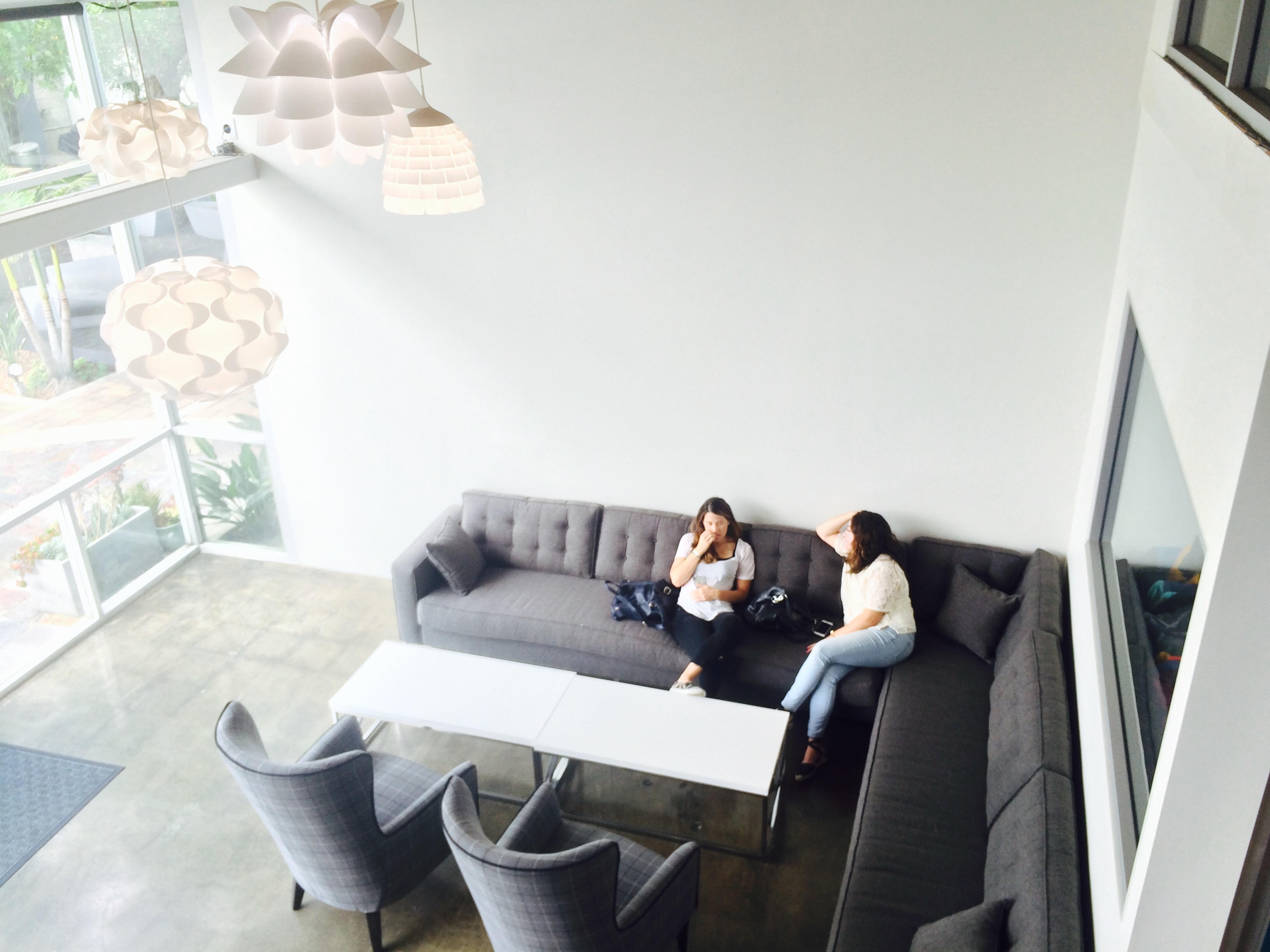 1-person Coworking Space 1-person Coworking Space