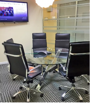 Jay Suites Penn Station Room B