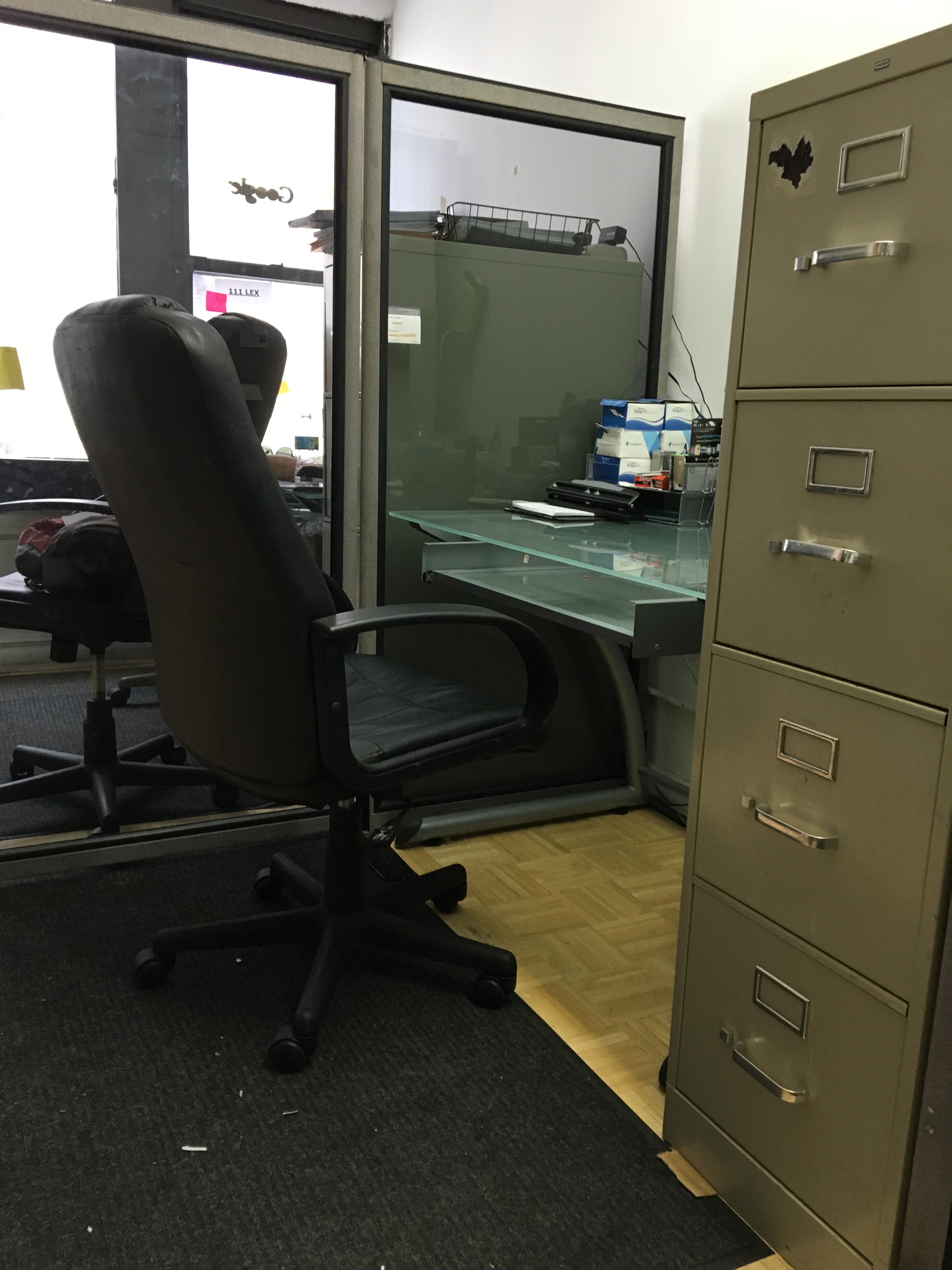 Nice place to work from, share office with 2 other professionals, doorman building ! Nice place to work from, share office with 2 other professionals, doorman building !