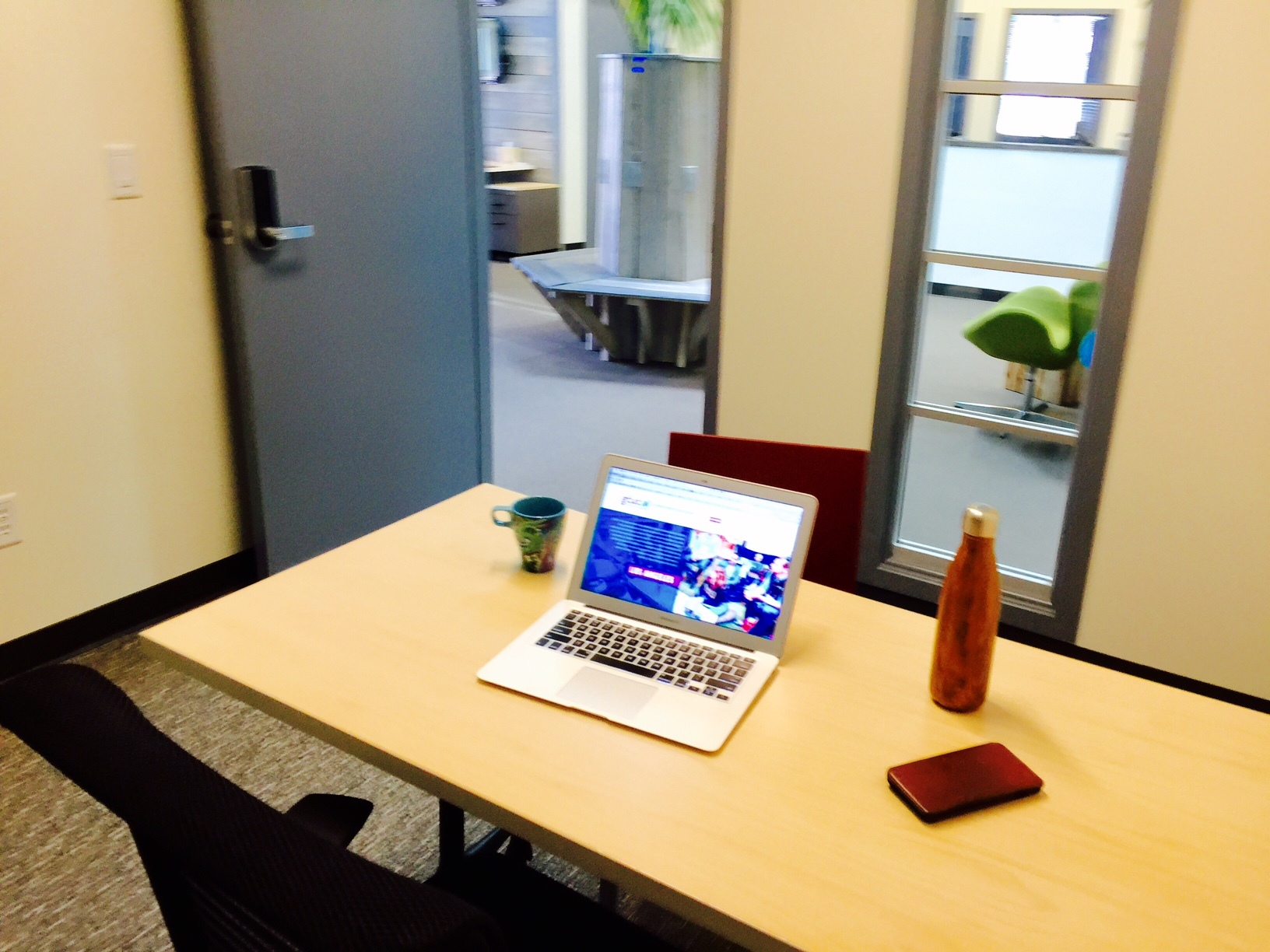 Small Private Offices Available Small Private Offices Available