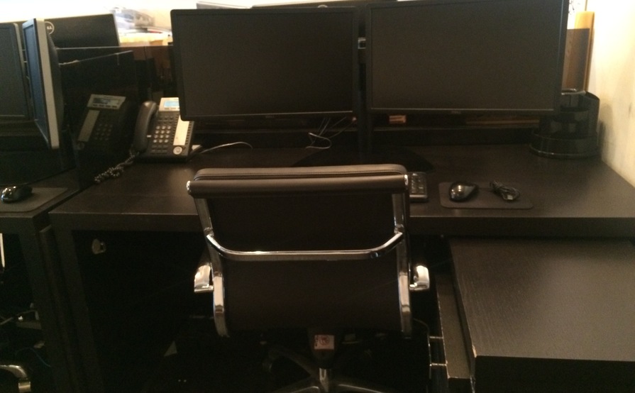 Large desks with Dual Monitor