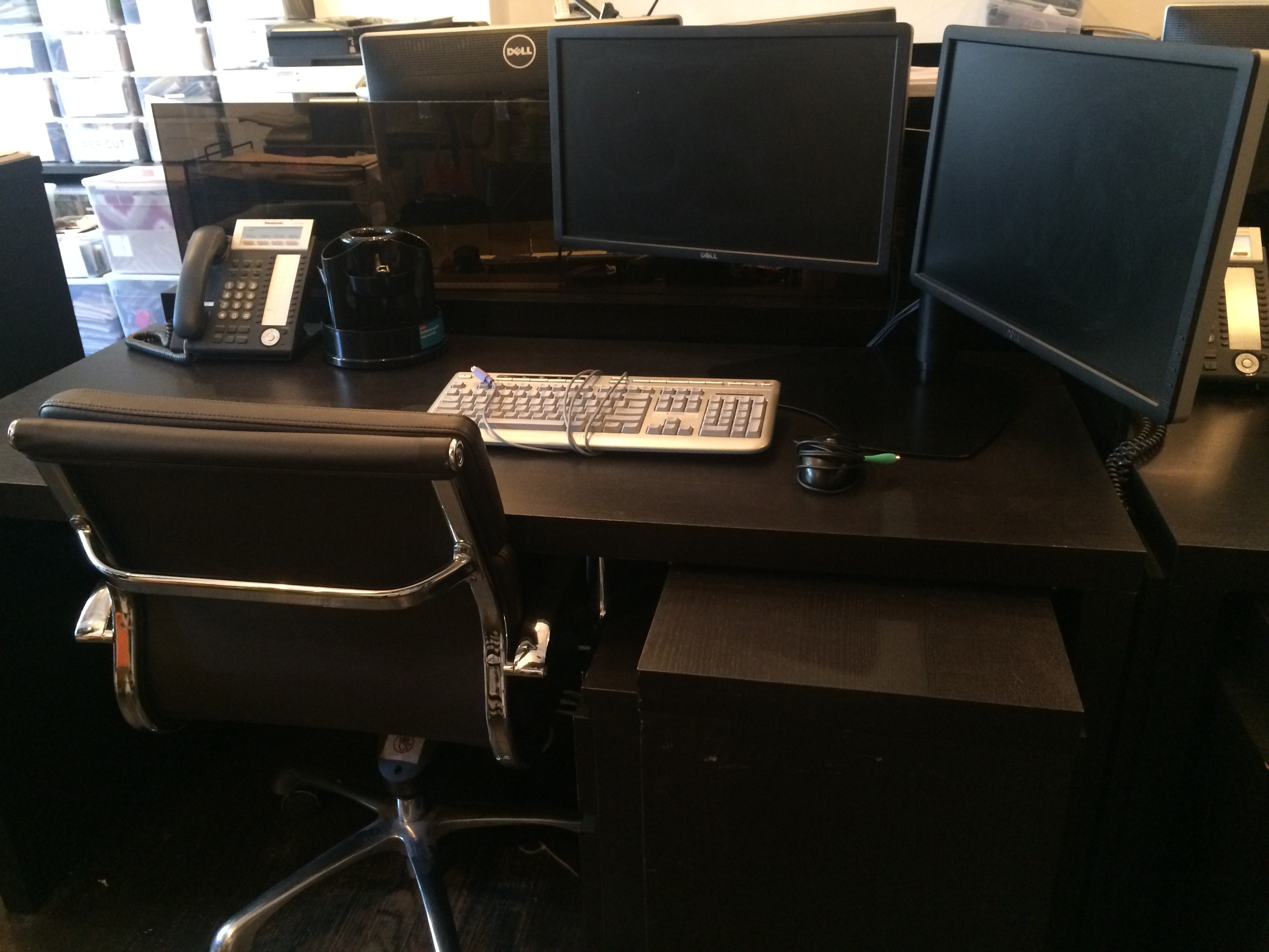 Large desks with Dual Monitor