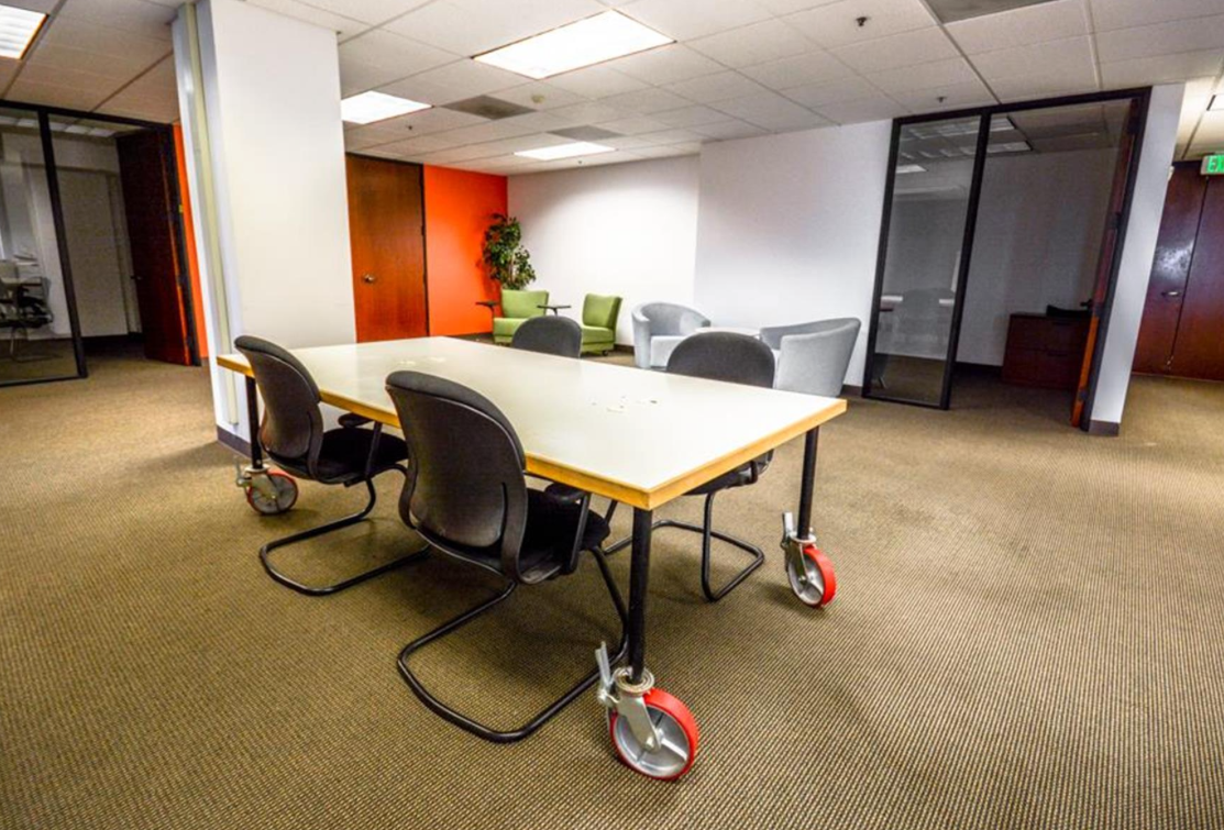 Low Cost Dedicated Desks For Rent In Oakland Coworking Space Low Cost Dedicated Desks For Rent In Oakland Coworking Space