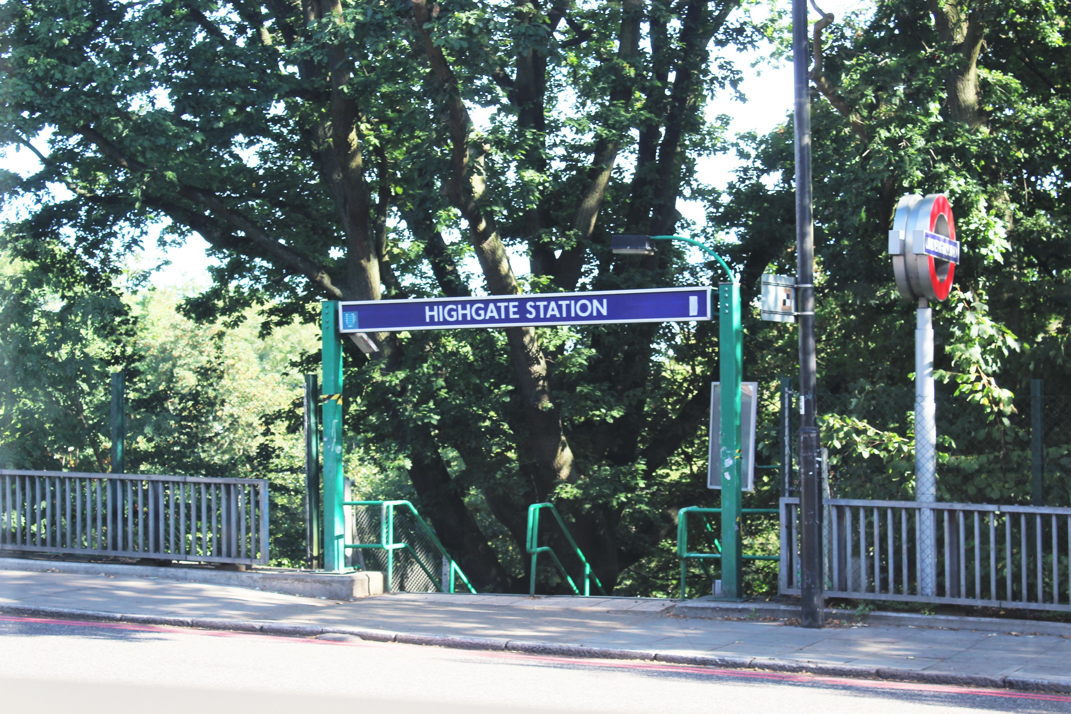 Desk for rent in lovely relaxed office - sharing with only 2 other people