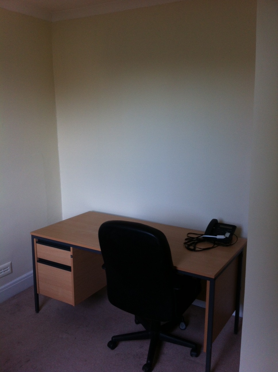 2 desk room