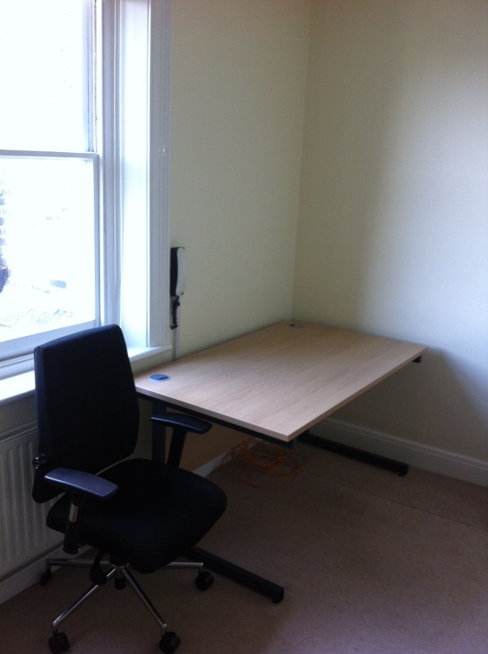 2 desk room
