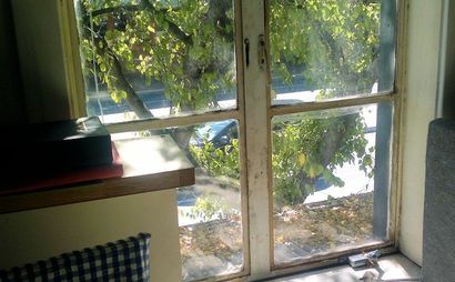 Loft area permanent and casual desks Loft area permanent and casual desks