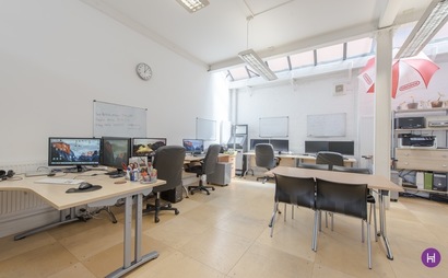 2x STUDIO FIXED DESK STOKE NEWINGTON 2x STUDIO FIXED DESK STOKE NEWINGTON