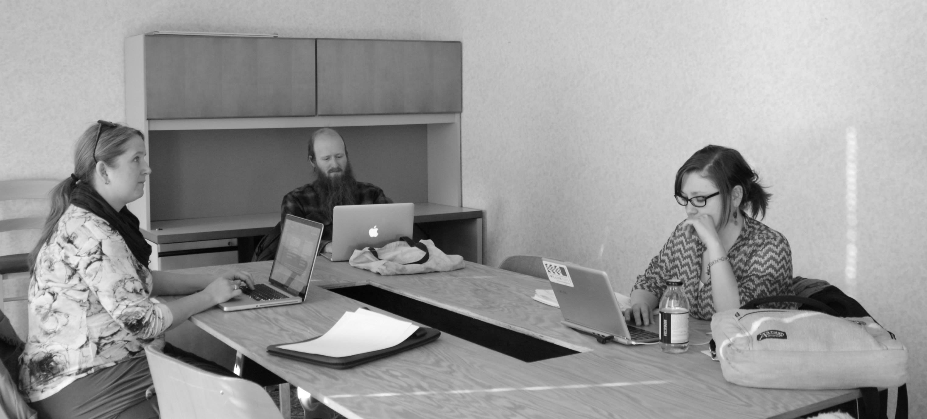 Shared desks Shared desks