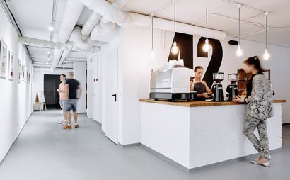 Coworking, classroom, metting room, entertainment room. Coworking, classroom, metting room, entertainment room.