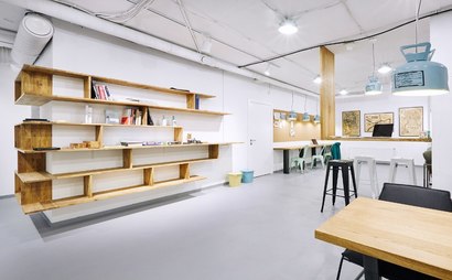 Coworking, classroom, metting room, entertainment room. Coworking, classroom, metting room, entertainment room.