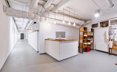 Coworking, classroom, metting room, entertainment room. Coworking, classroom, metting room, entertainment room.