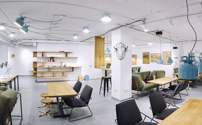 Coworking, classroom, metting room, entertainment room. Coworking, classroom, metting room, entertainment room.