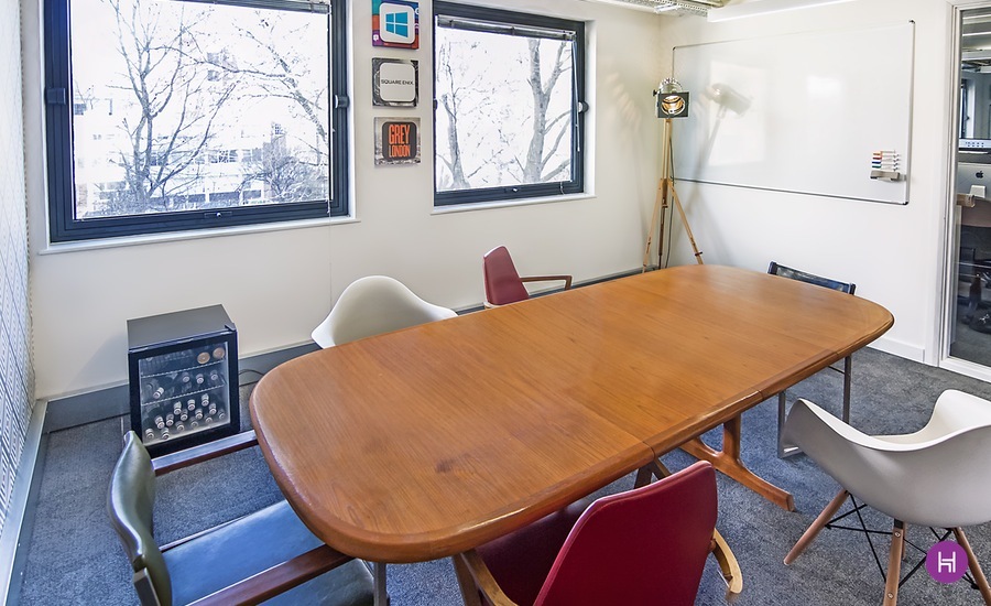 Up to 10 desks sharing with Pocket App in a vibrant and fun office close to Chancery Lane and Farringdon tube. That offers an all inclusive rate - no nasty extras like all the rest - £325 first 3 months then £350. Up to 10 desks sharing with Pocket App in a vibrant and fun office close to Chancery Lane and Farringdon tube. That offers an all inclusive rate - no nasty extras like all the rest - £325 first 3 months then £350.