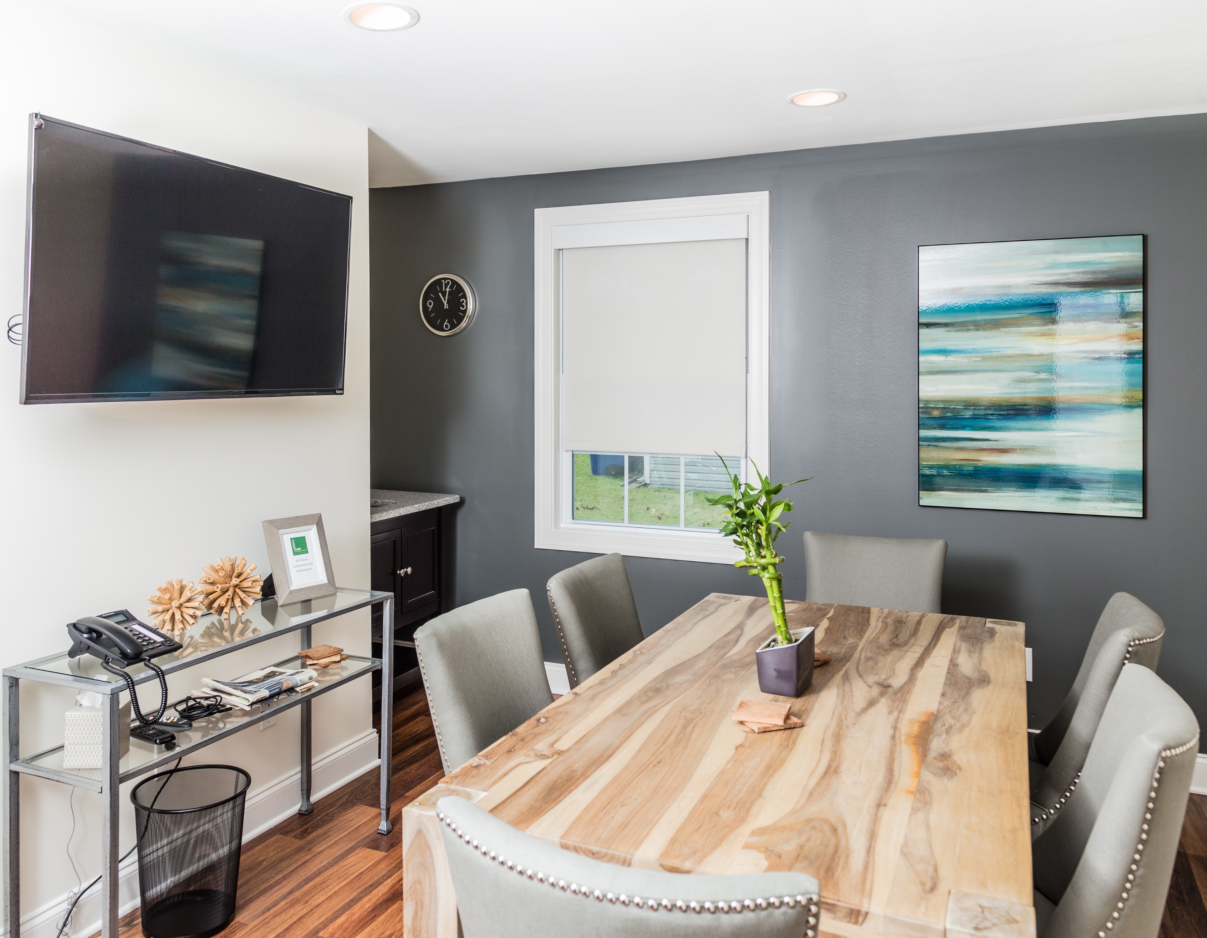 Bright & Comfortable Conference Room