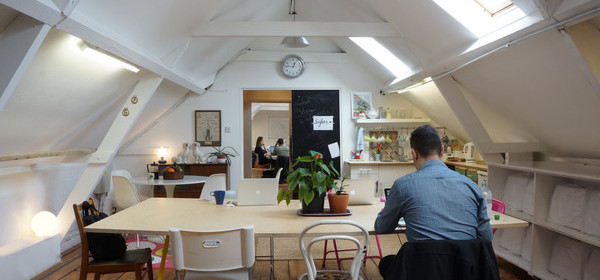 Hot Desk Coworking Hot Desk Coworking