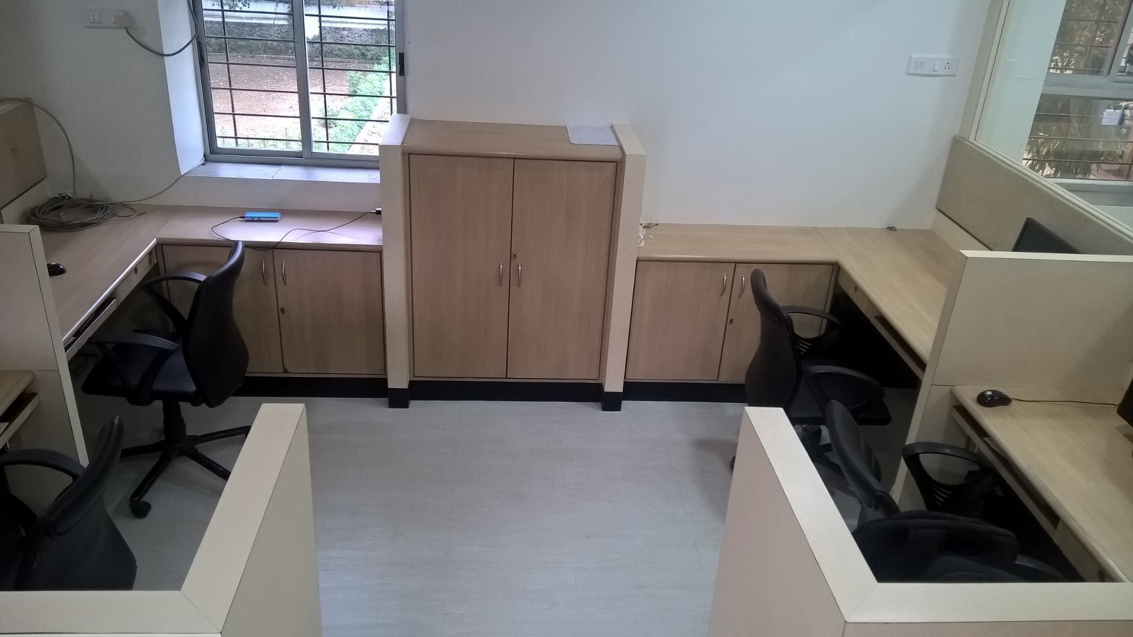 Available On Monthly Basis Work Stations At Hadapsar