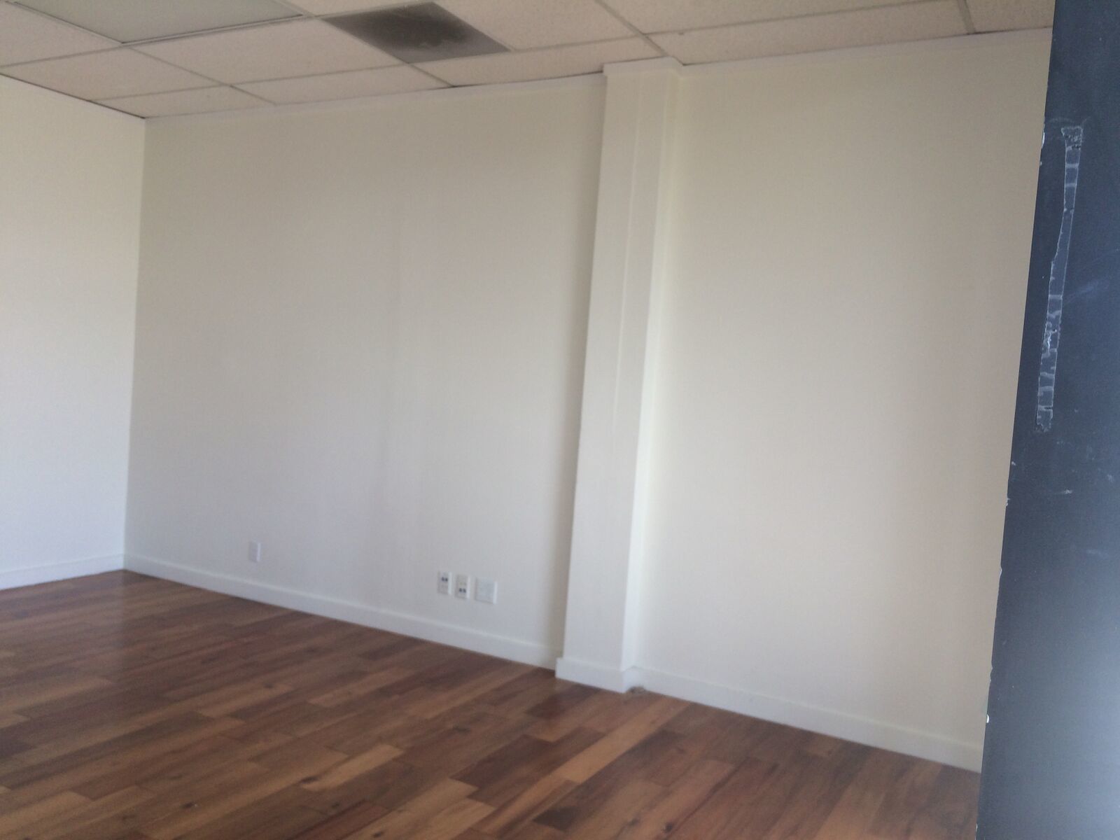 Spacious, open plan office suite in great location available for lease in Santa Monica.  Spacious, open plan office suite in great location available for lease in Santa Monica.