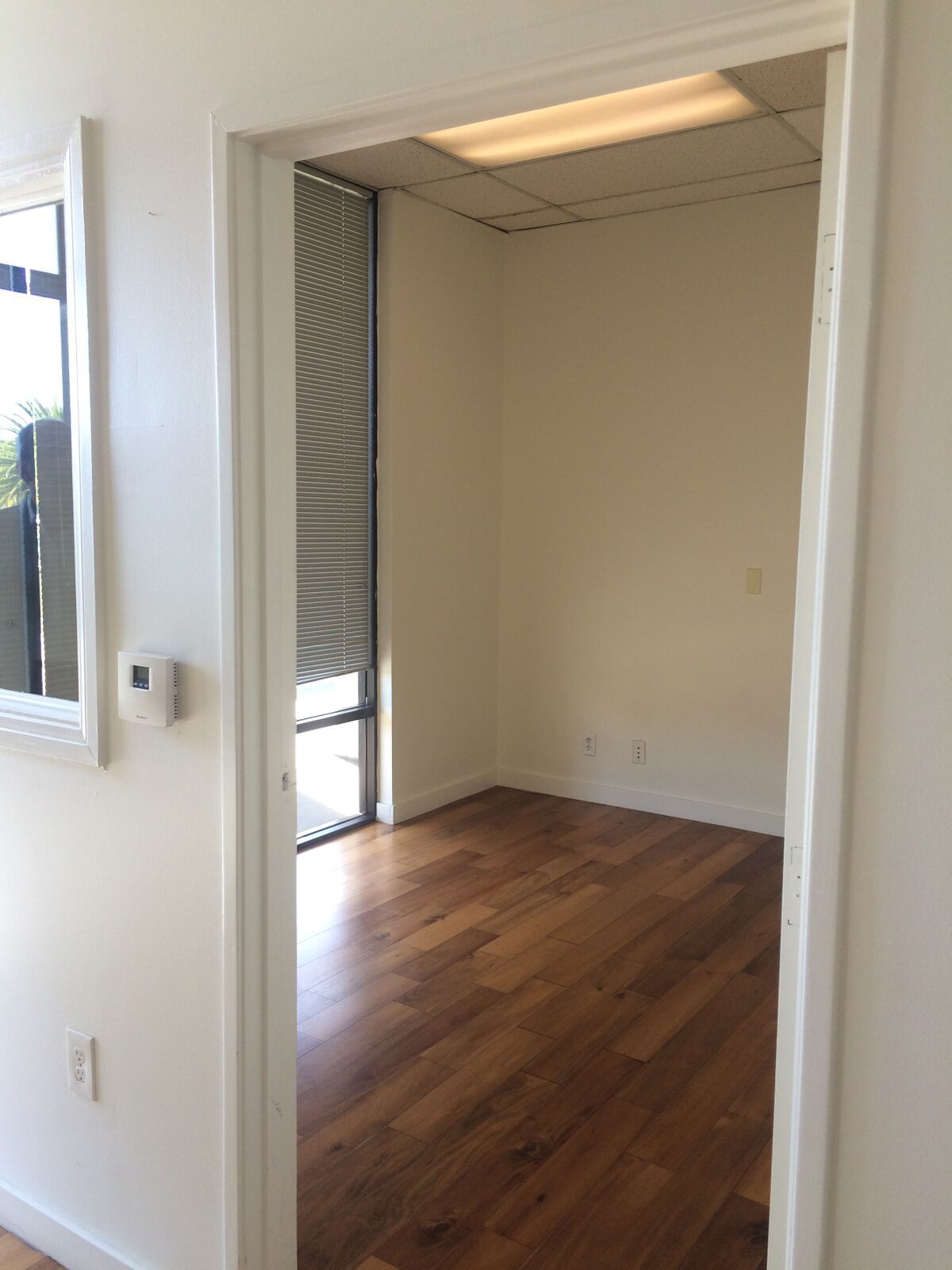 Spacious, open plan office suite in great location available for lease in Santa Monica.  Spacious, open plan office suite in great location available for lease in Santa Monica.